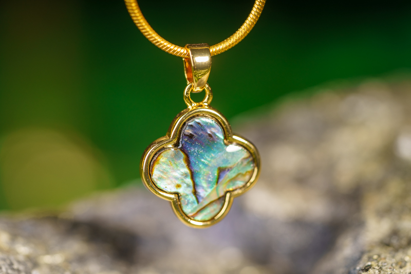 鲍贝壳吊坠（四叶草）Lucky Clover with Abalone Shell